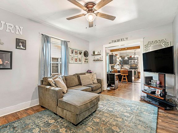5th image of 213 Manor Ave