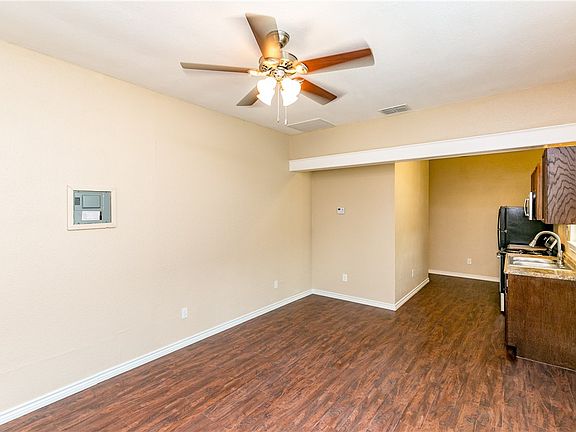 2nd image of 1005 Furman Ave #2
