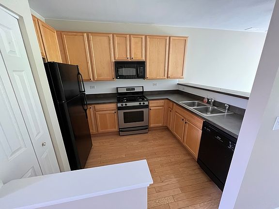3rd image of 1250 Brookdale Dr #1250