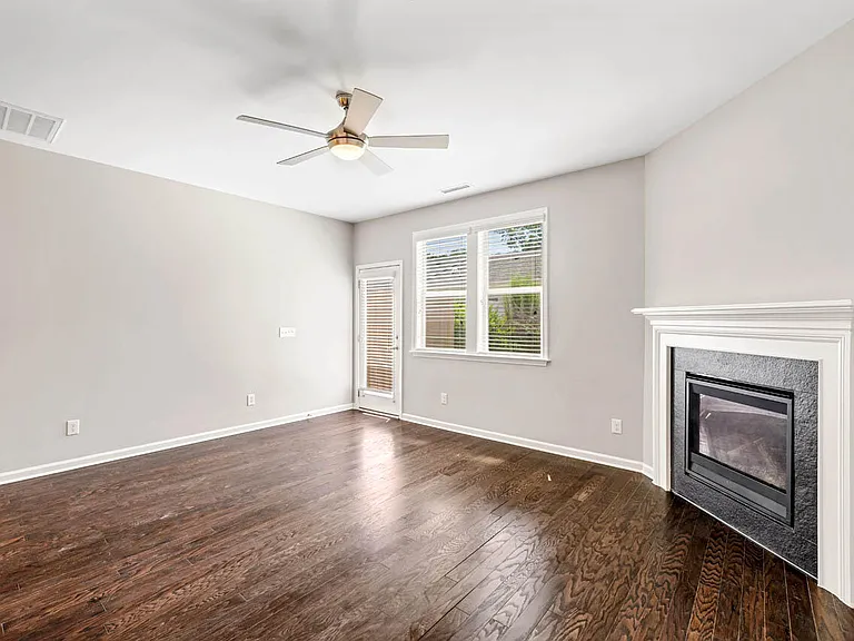 506 Aronia — Photo 10