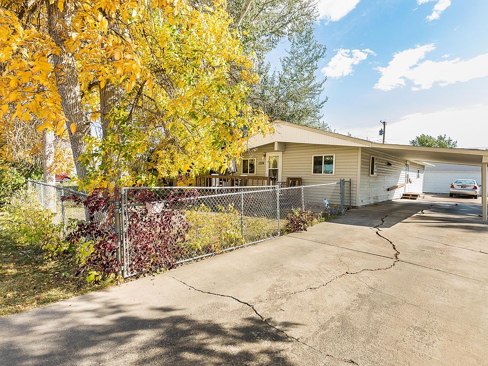 1st image of 1304 6th Ave NW