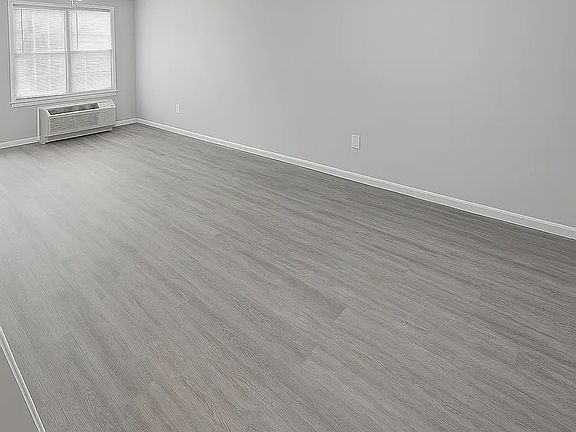 2nd image of 214 Greenwood Blvd APT B