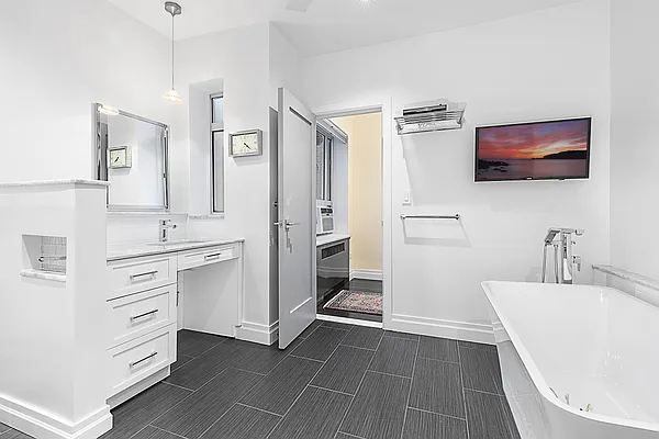 Sold by Douglas Elliman | media 14