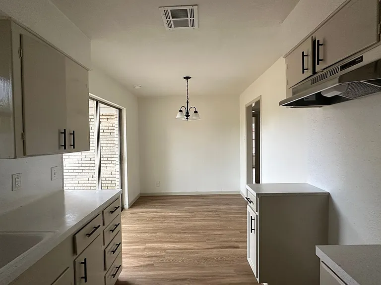 129 N Janin Cir — Photo 4