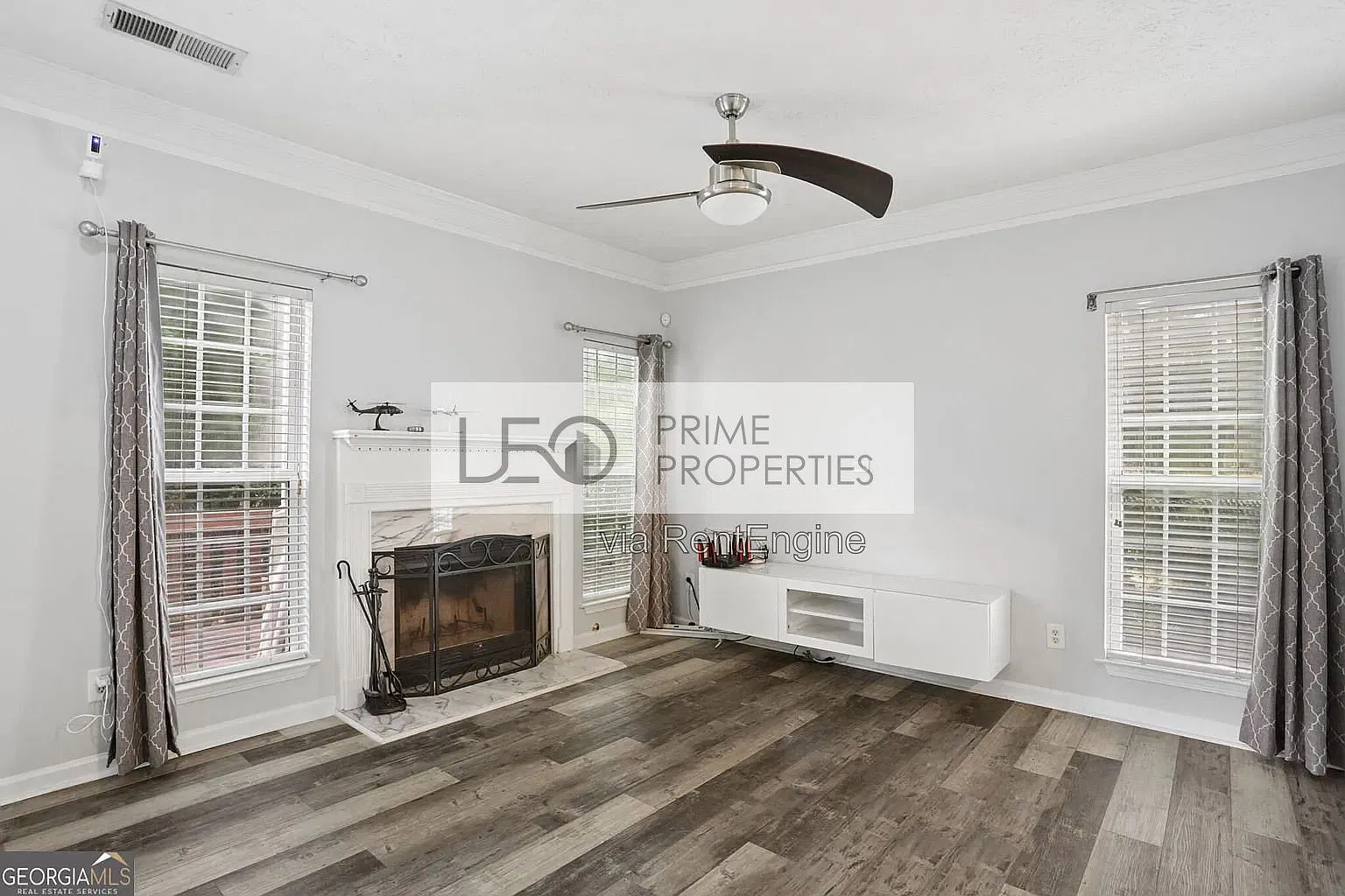 3 bed, 3.5 bath, 1980 sqft, $2,095 — Photo 4