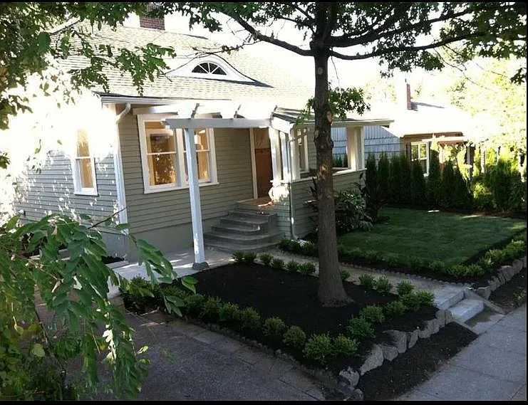 1125 NE Morton St — Photo 2