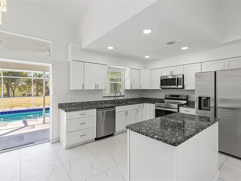 4485 Hansard Ave — Photo 6