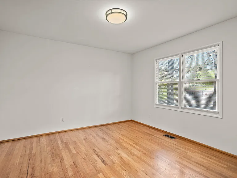 4815 SE Yamhill St — Photo 12