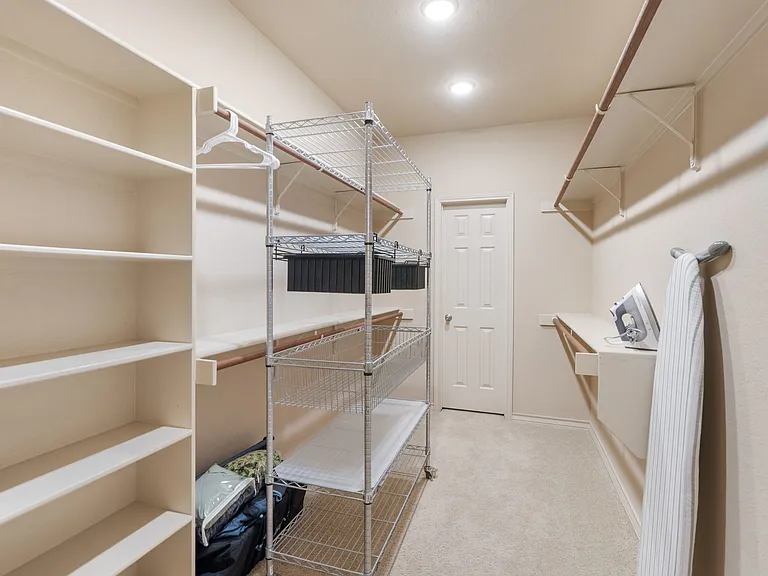 970 Parkview Dr — Photo 17