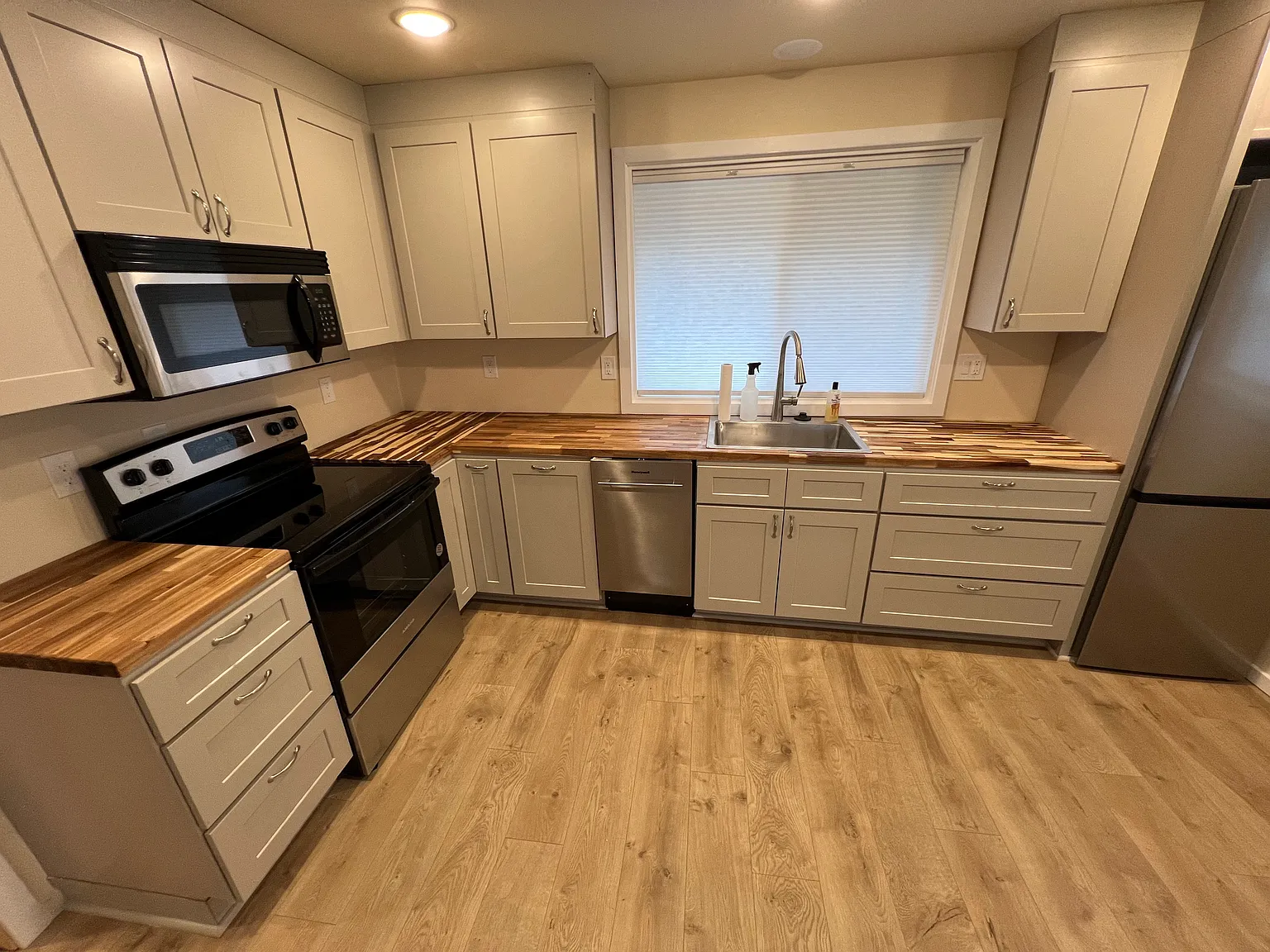 1 bed, 400 sqft, $2,500 — Photo 3