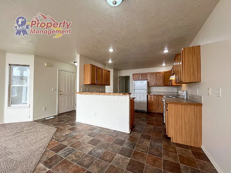 2122 S Dorothy Ave — Photo 4