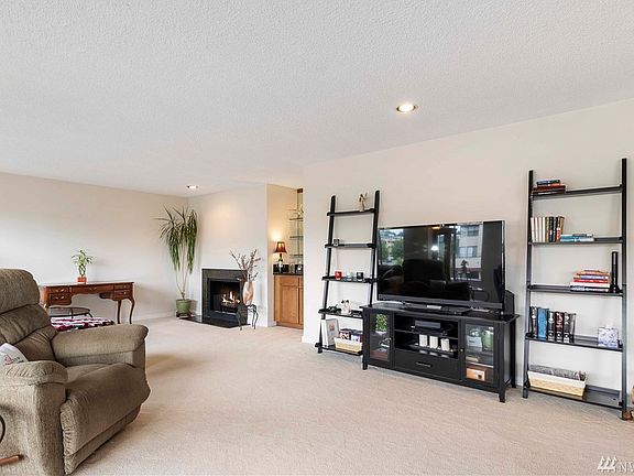 5th image of 601 S 227th St APT 309N