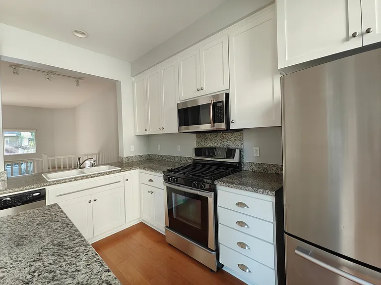 171 Bel Air Ct — Photo 6