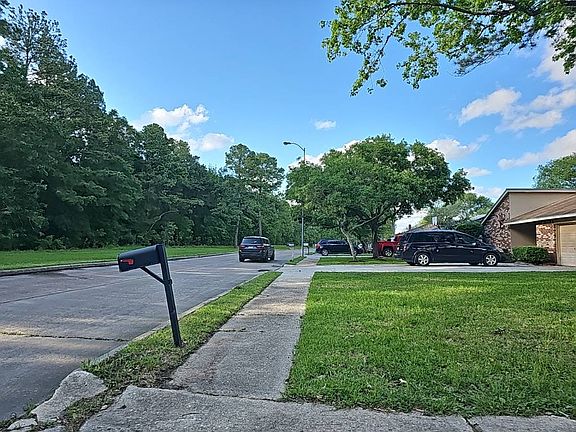 5th image of 17110 Golf Club Dr