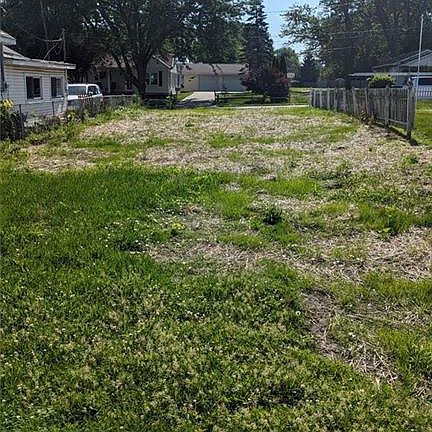 4th image of 1912 Sharon Dr