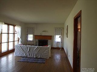 3rd image of 62 Richardson Ave