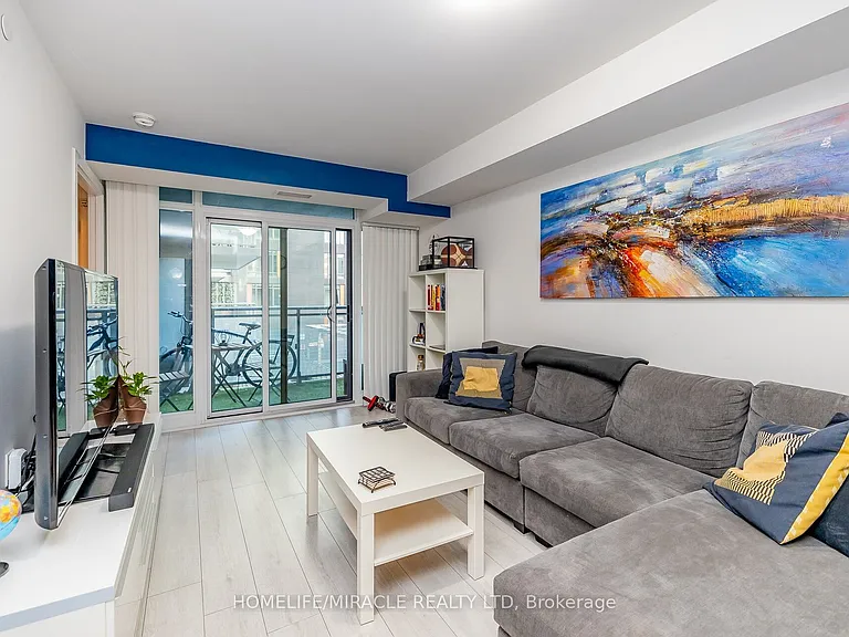 525 Adelaide St W #501 — Photo 10