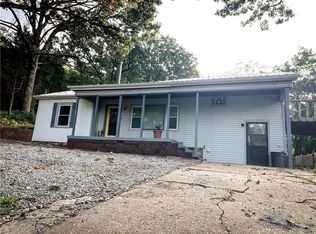 700 N 16th St, Van Buren, AR 72956