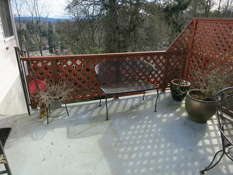 10502 Victory Ln NE — Photo 17