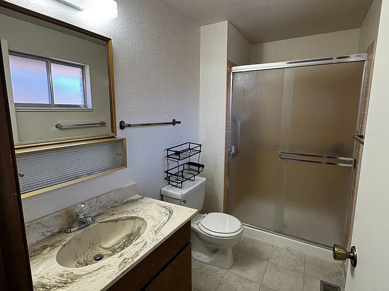 643 Travis Dr — Photo 9