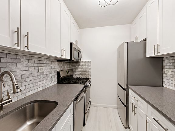5th image of 5 E 22nd St APT 15B