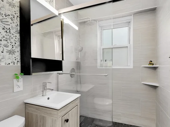 166 East 35th Street image 5 of 5