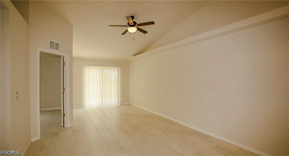 3 bed, 2.0 bath, 1250 sqft, $1,600 — Photo 2