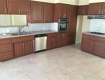 4th image of 524 Groton Dr