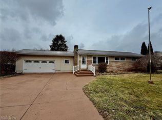 3945 Mill Dr, Zanesville, OH 43701