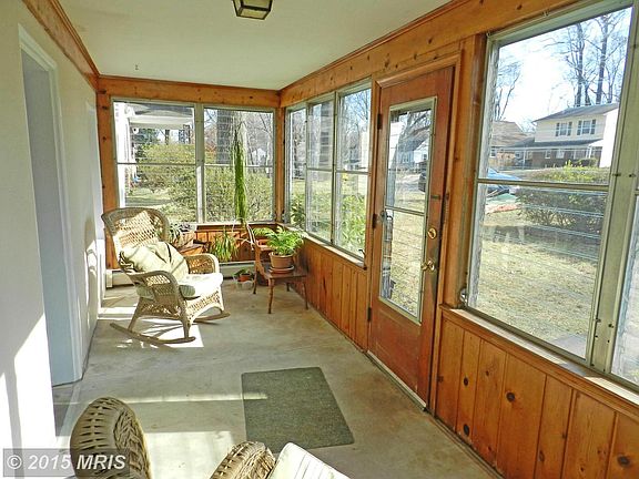 3rd image of 725 Carr Ave