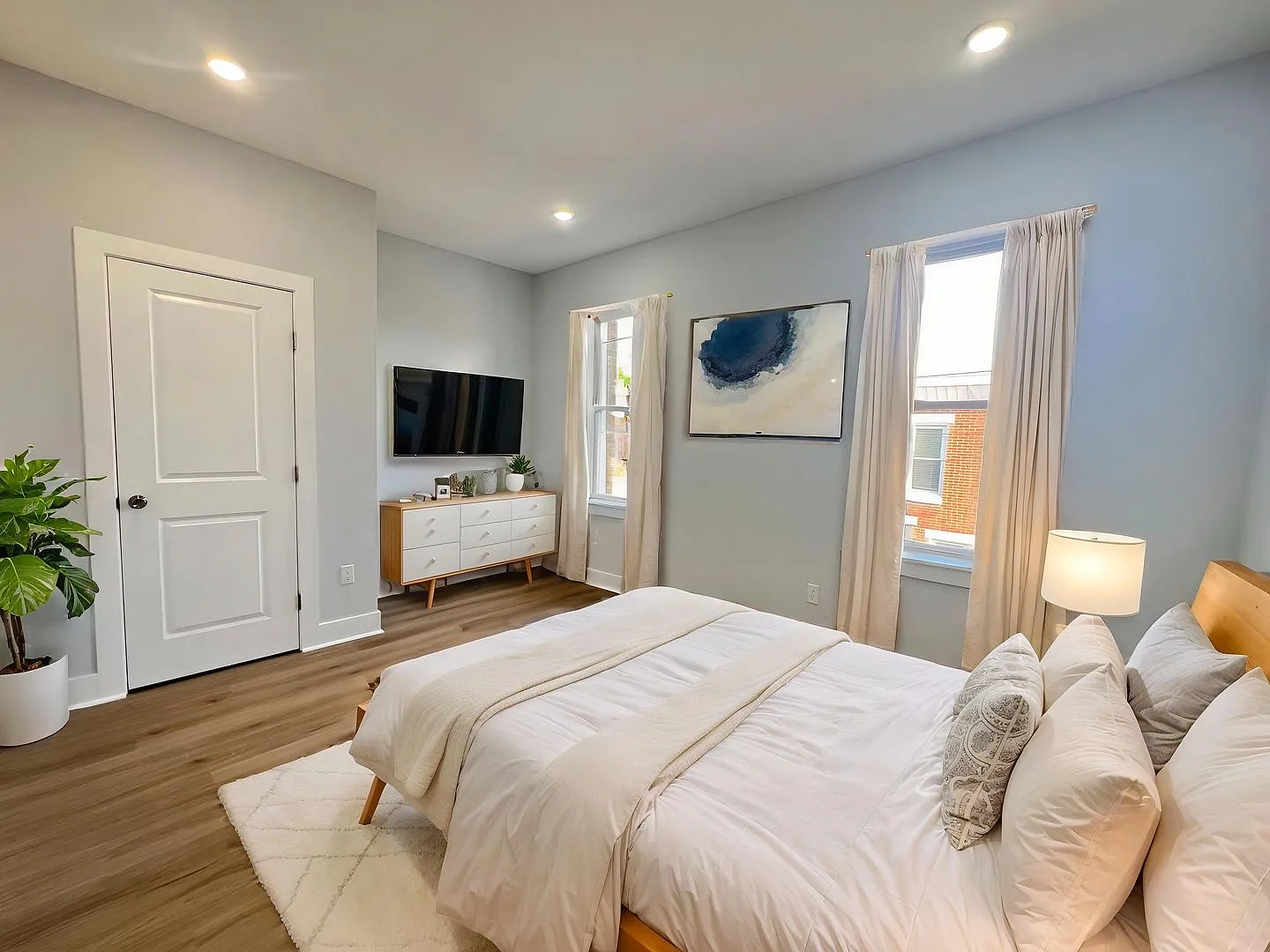 Renovated 3BR/1.5bath House in South Philly! — Photo 3