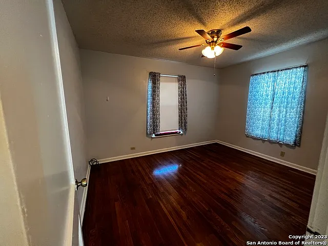 2 bed, 1.0 bath, 955 sqft, $1,350 — Photo 4