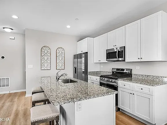 1059 Gillespie Ln — Photo 10