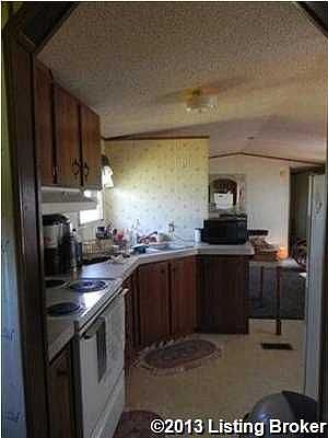 5th image of 390 Buckler Ave