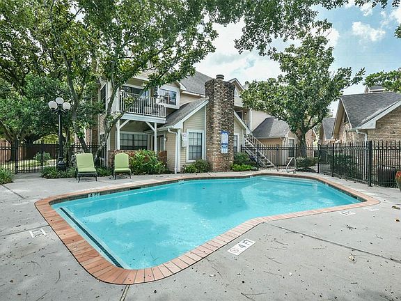 2nd image of 2300 Old Spanish Trl APT 2096