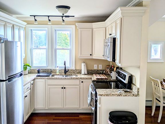 5th image of 18 Chester Ave #3