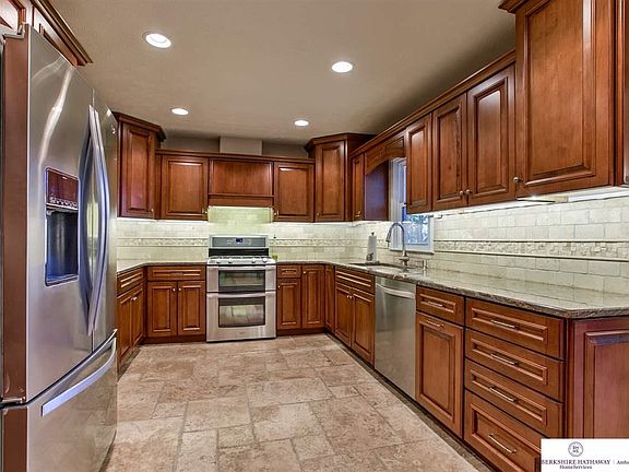 2nd image of 10310 Woodridge Ln