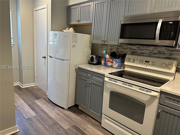 5th image of 36 Deallyon Ave APT 80