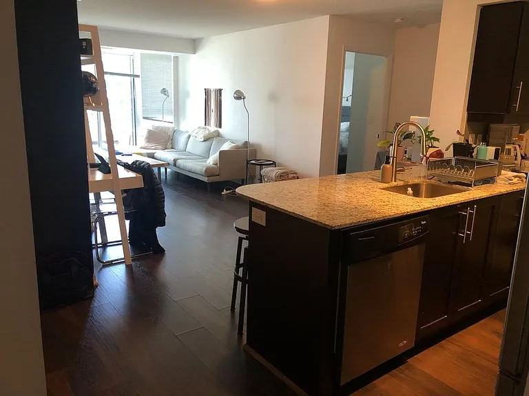 35 Bastion St — Photo 4