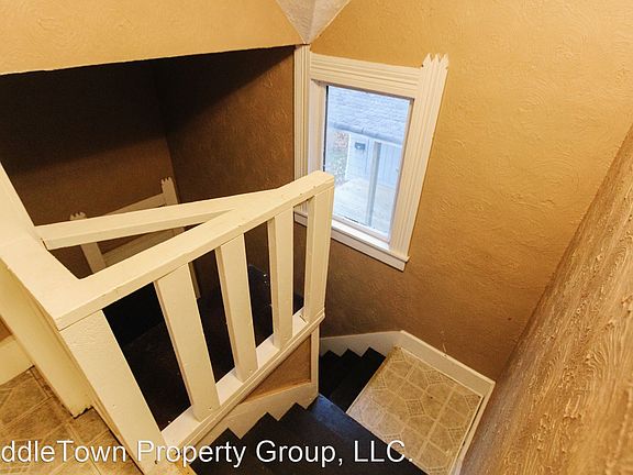 4th image of 700 W Powers St APT 3