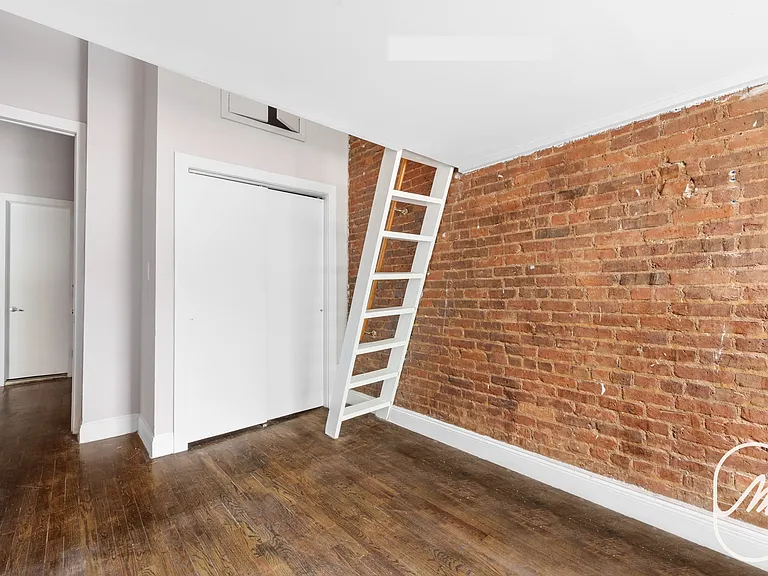 326 W 23rd St #1F — Photo 8