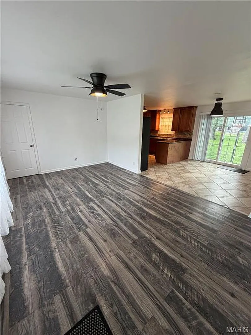 713 Plaza Drive | O'Fallon 63366 — Photo 2