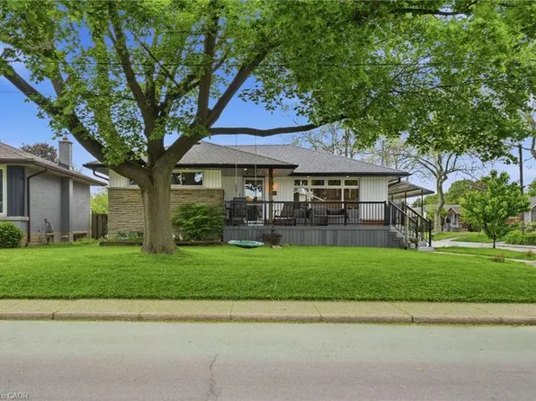 150 Mountville Ave, Hamilton, ON L9A 1E7
