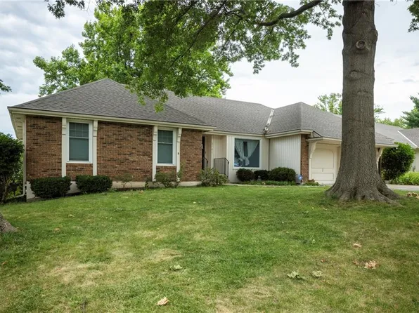 3702 NE Chapel Dr, Lees Summit, MO 64064