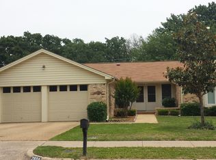 2808 Ridgewood Dr, Hurst, TX 76054