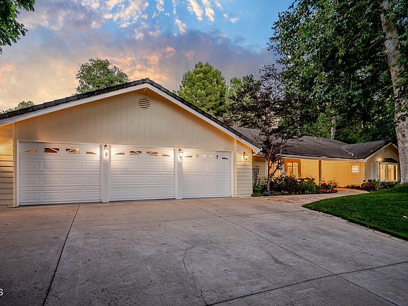 4th image of 1086 Deep Wood Dr