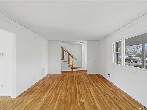 2nd image of 6 Arden Lane