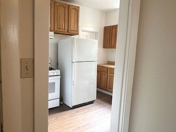 4th image of 479 7th Ave APT 2