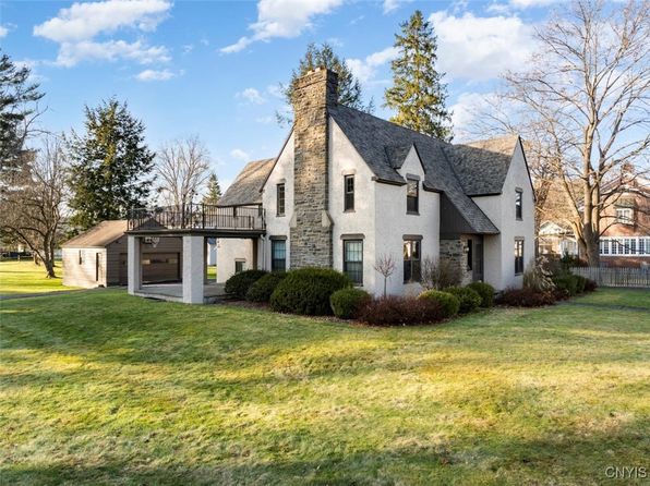 30 University Ave, Hamilton, NY 13346