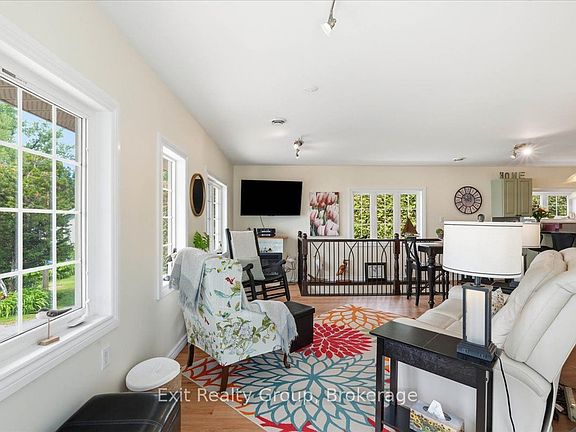4th image of 144 Bayview Ln